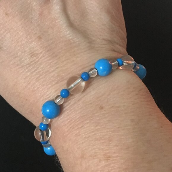 Blue Howlite & Quartz Bracelet - Picture 2 of 3